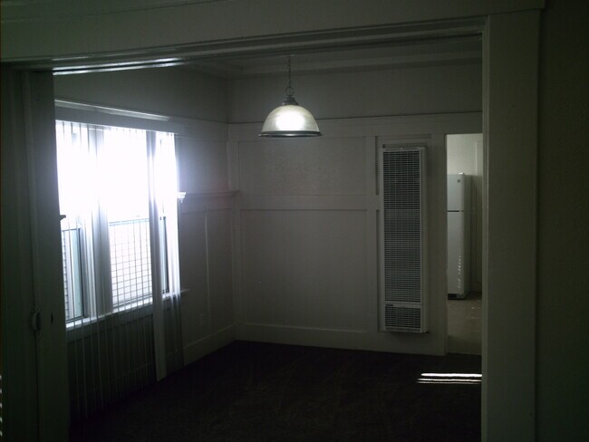 Building Photo - 1024 32nd St