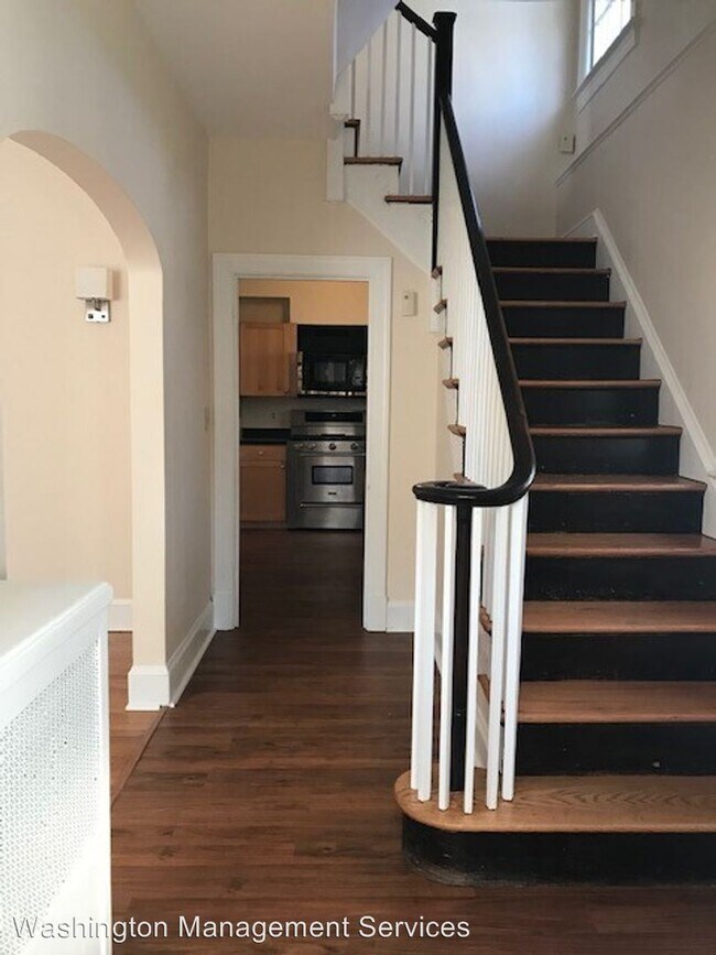 Building Photo - 4 br, 4 bath House - 3935 Legation St. NW