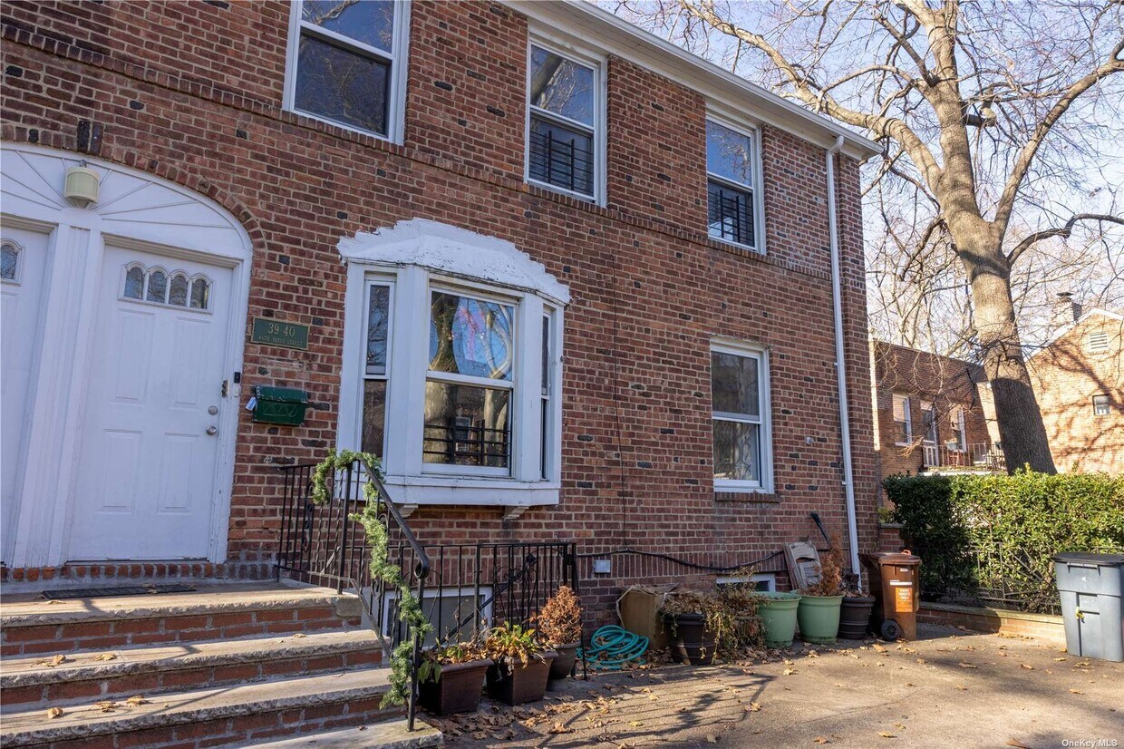 Primary Photo - 39-40-40 46th St