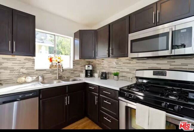 Foto del edificio - 5428 Colfax Ave