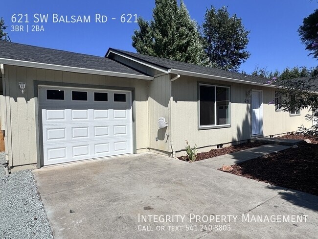 Foto del edificio - 621 SW Balsam Rd