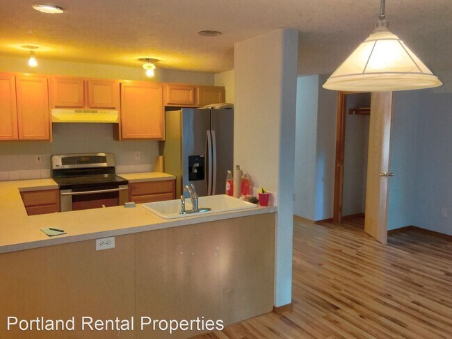 Building Photo - 3 br, 2.5 bath House - 2753 SE 85th Ave