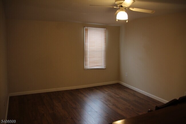 Building Photo - 31 Ringwood Ln