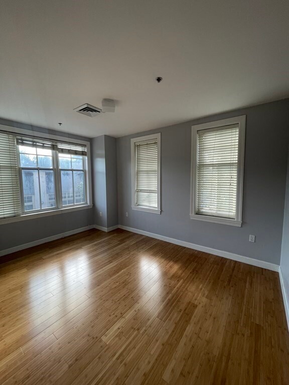 Foto del edificio - 163 Chestnut Hill Ave