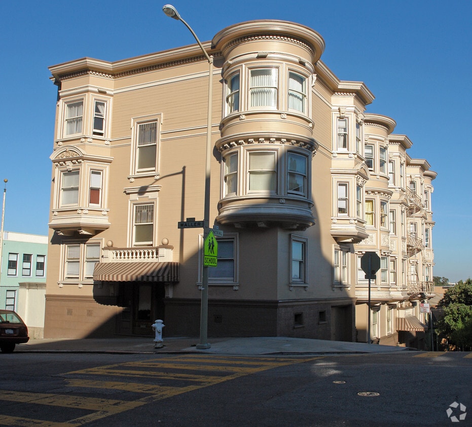 Building Photo - 1200 Waller St