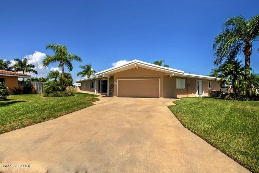 Primary Photo - 132 Yacht Haven Dr