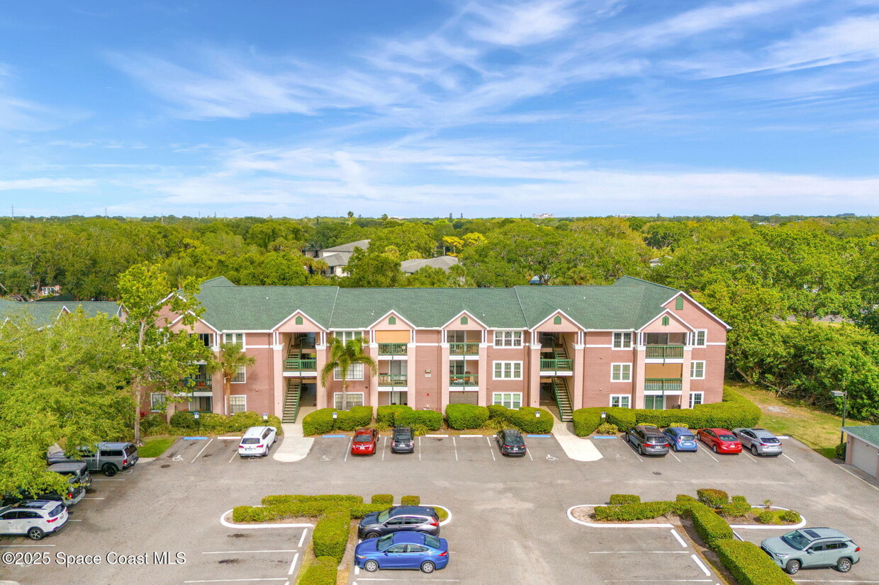 Foto principal - 7667 N Wickham Rd