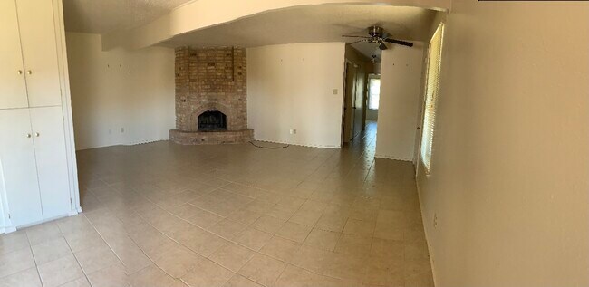 Building Photo - 4010 Peperport Dr