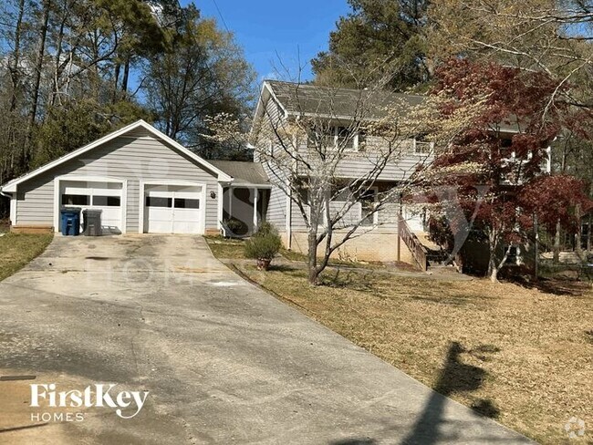 Building Photo - 2508 Highland Dr SE