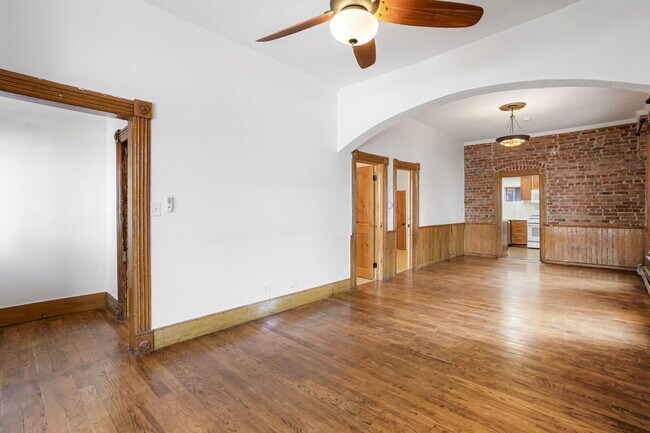 Foto del edificio - Historic 2 Bed / 1 Bath Townhome near Down...