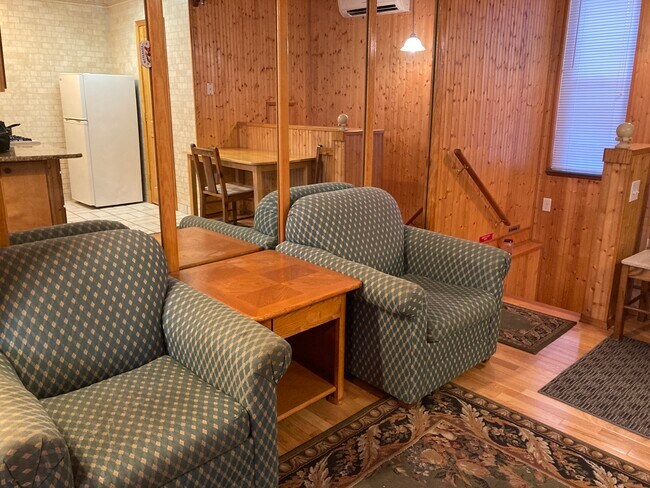 living room area - 3204 Frankford Ave