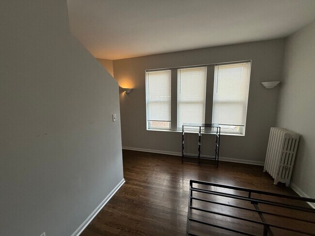 Foto del edificio - 6848 32nd St