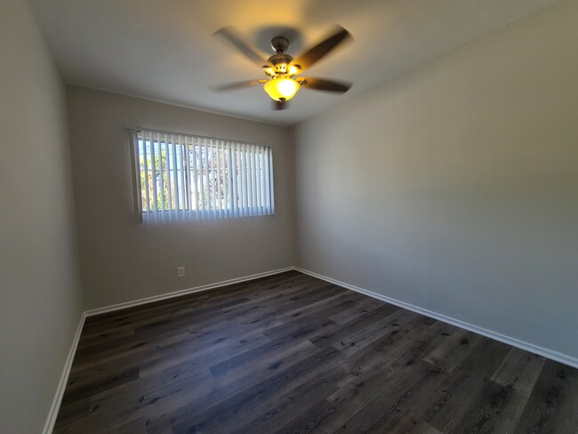 Building Photo - 1006 N Sierra Bonita Ave