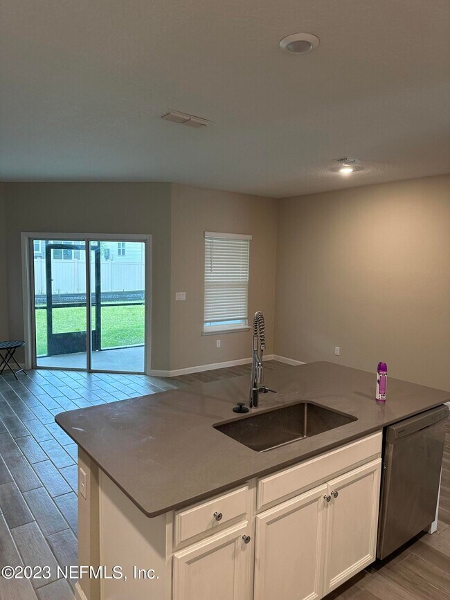Building Photo - 10296 Alder Creek Ln