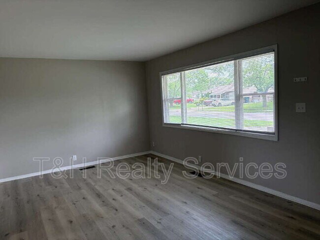 Foto del edificio - 2936 S Chippewa Ln