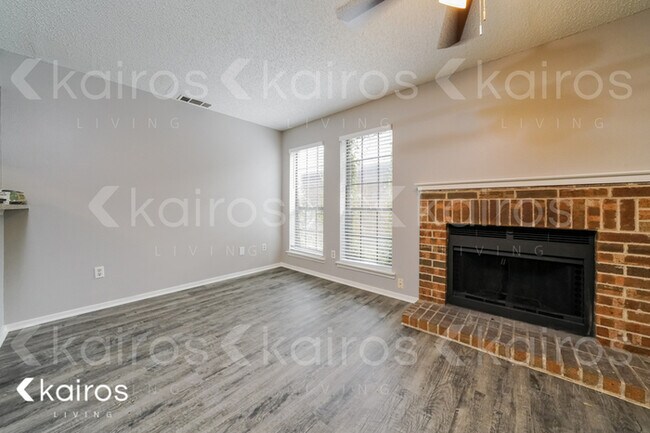 Foto del edificio - 2116 Woodnote Ln