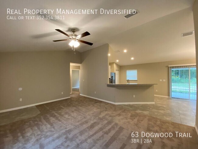 Building Photo - Custom Home - Desirable SE Ocala Neighborh...