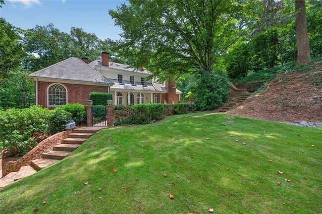 Foto del edificio - 140 Valley Rd NW