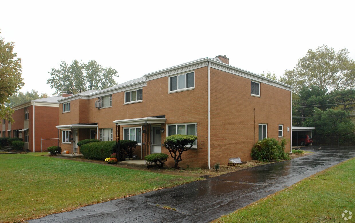 Foto principal - 3102-3108 Northwest Blvd