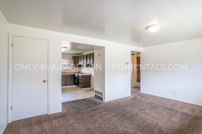 Foto del edificio - 1034 Virginia Cir