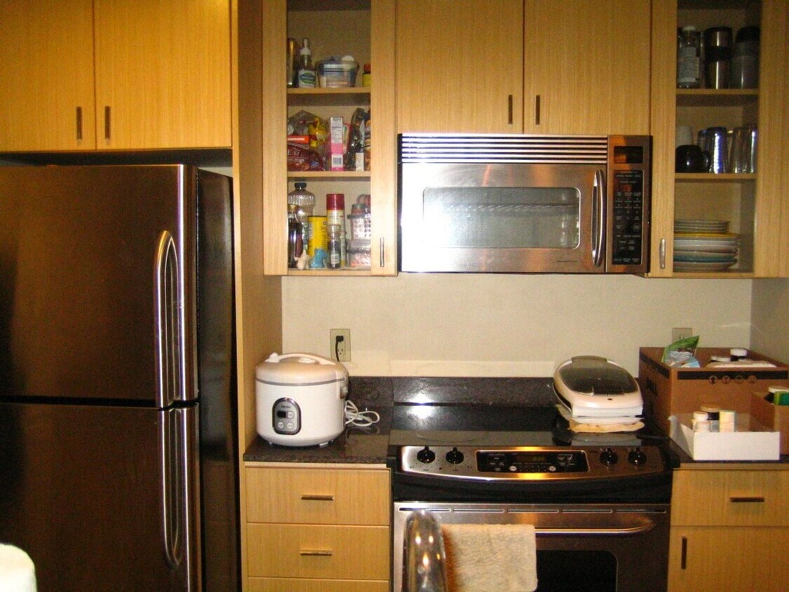 Foto del edificio - 1 Bedroom condo parking included