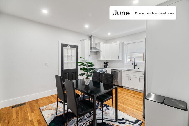 Building Photo - Room in Shared 5 bed/2 bath home in Roxbury