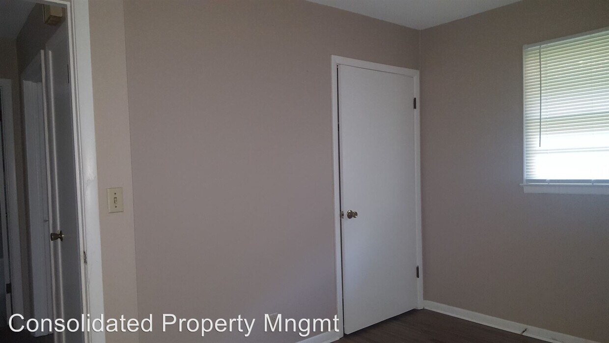 Foto del edificio - 3351-3353 Woodmar Ct