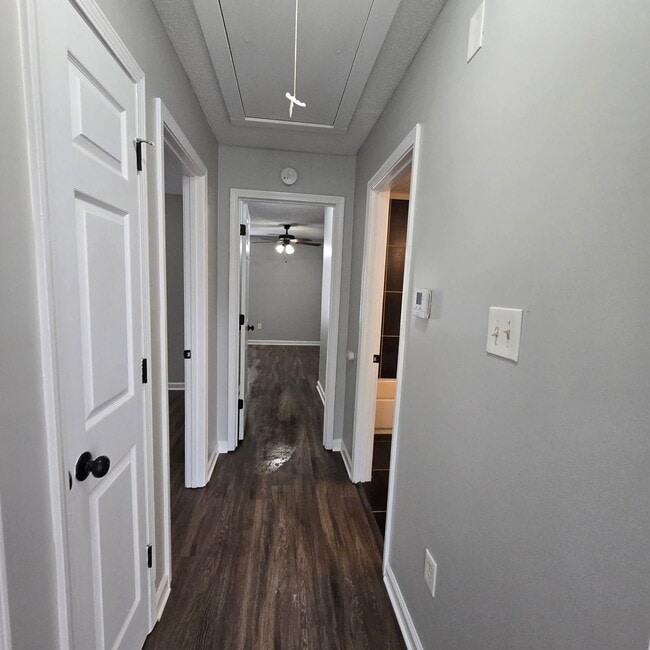 Building Photo - 5359 Farm Ridge Dr