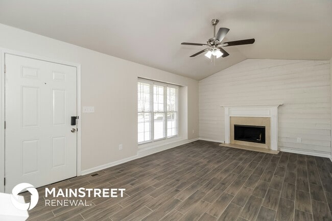 Building Photo - 175 Sumer Ln S