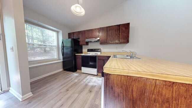 Foto del edificio - 909 W Chatham St