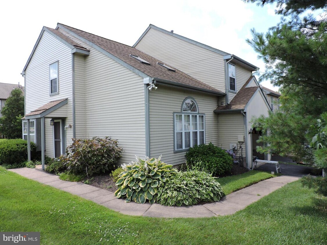 11 Aspen Ct, Newtown, PA 18940 Townhouse for Rent in Newtown, PA