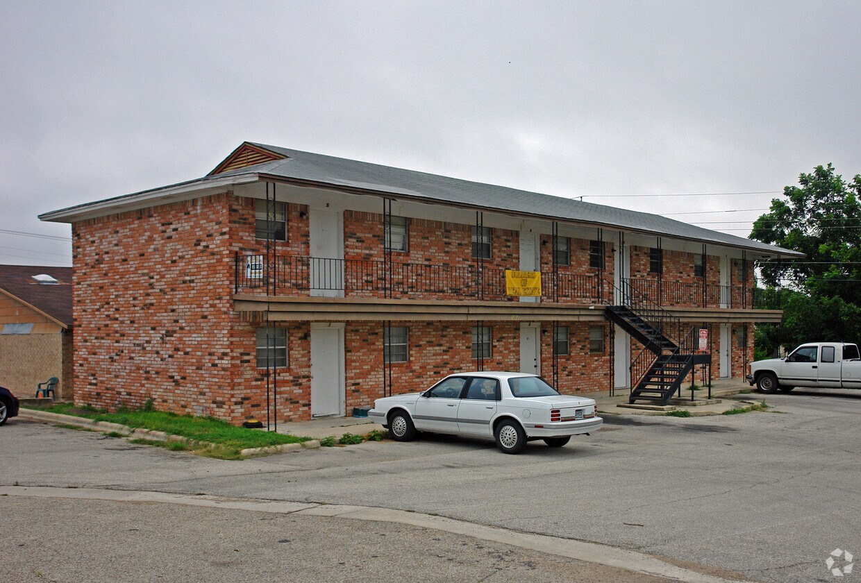 Primary Photo - Urbantke Apartments
