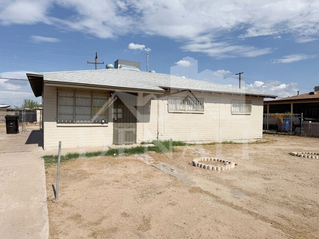 Photo - 7007 South 8th Street House