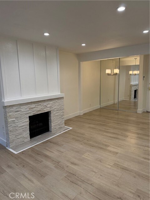 Foto del edificio - 6275 Canoga Ave