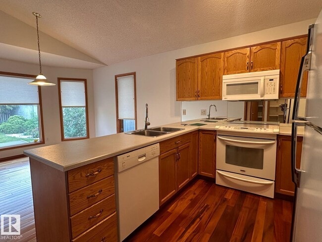 Building Photo - 643 Jenner Cove NW