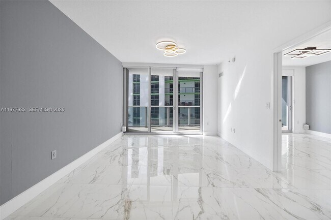 Foto del edificio - 488 NE 18th St