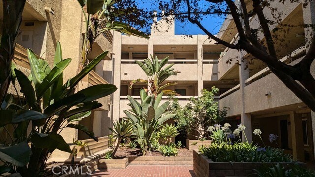Foto del edificio - 12141 Centralia St