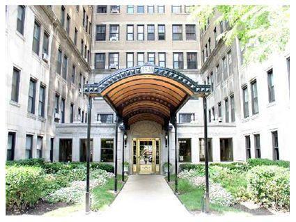 Primary Photo - 3520 N Lake Shore Dr