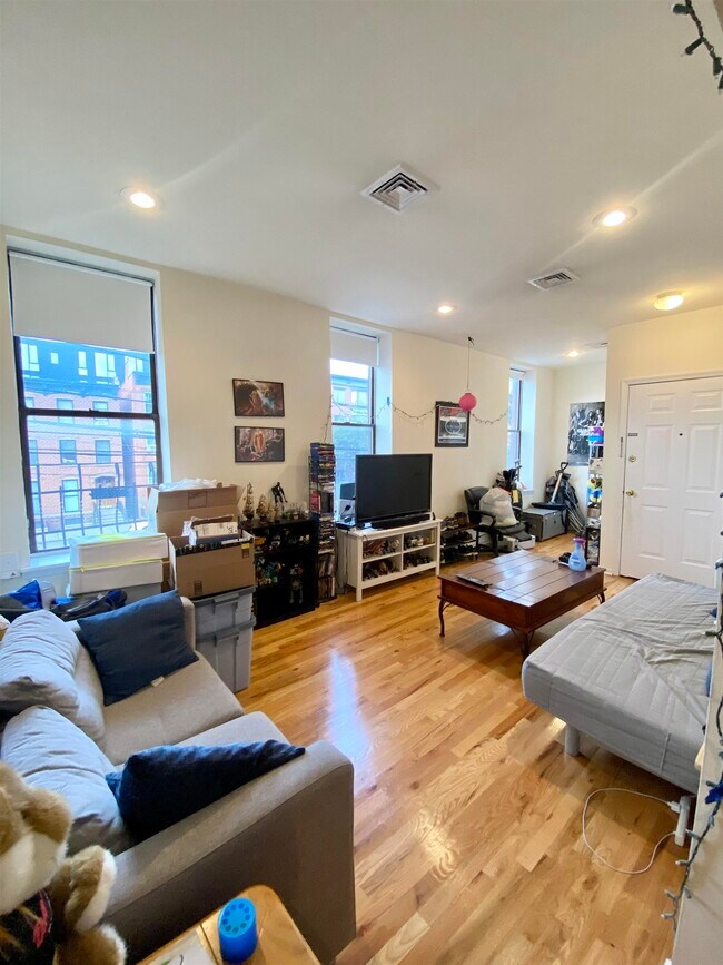 Building Photo - 205 Christopher Columbus Dr