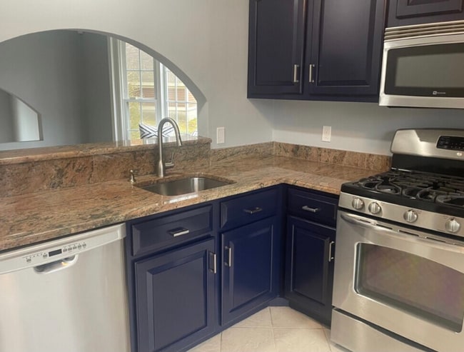 Building Photo - 173 Foxbridge Village Rd