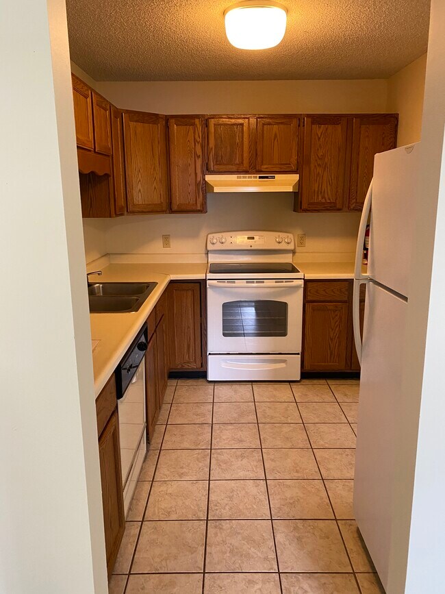 kitchen - 101 S Shafer St