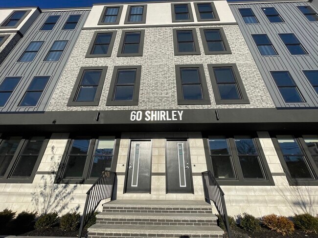 Foto del edificio - 65 Shirley Ave