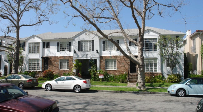 Building Photo - 9933 Robbins Dr