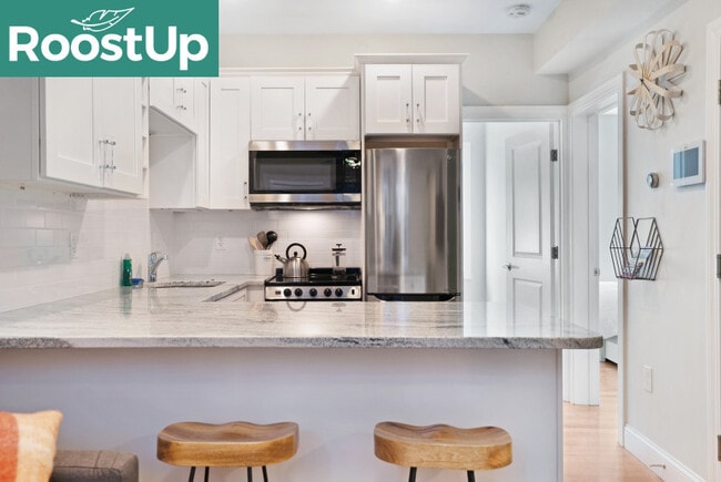 Foto del edificio - Furnished Private Bedroom in East Boston