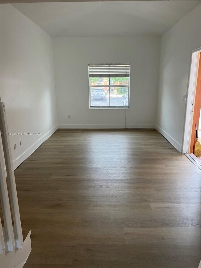 Building Photo - 2185 Anchor Ct