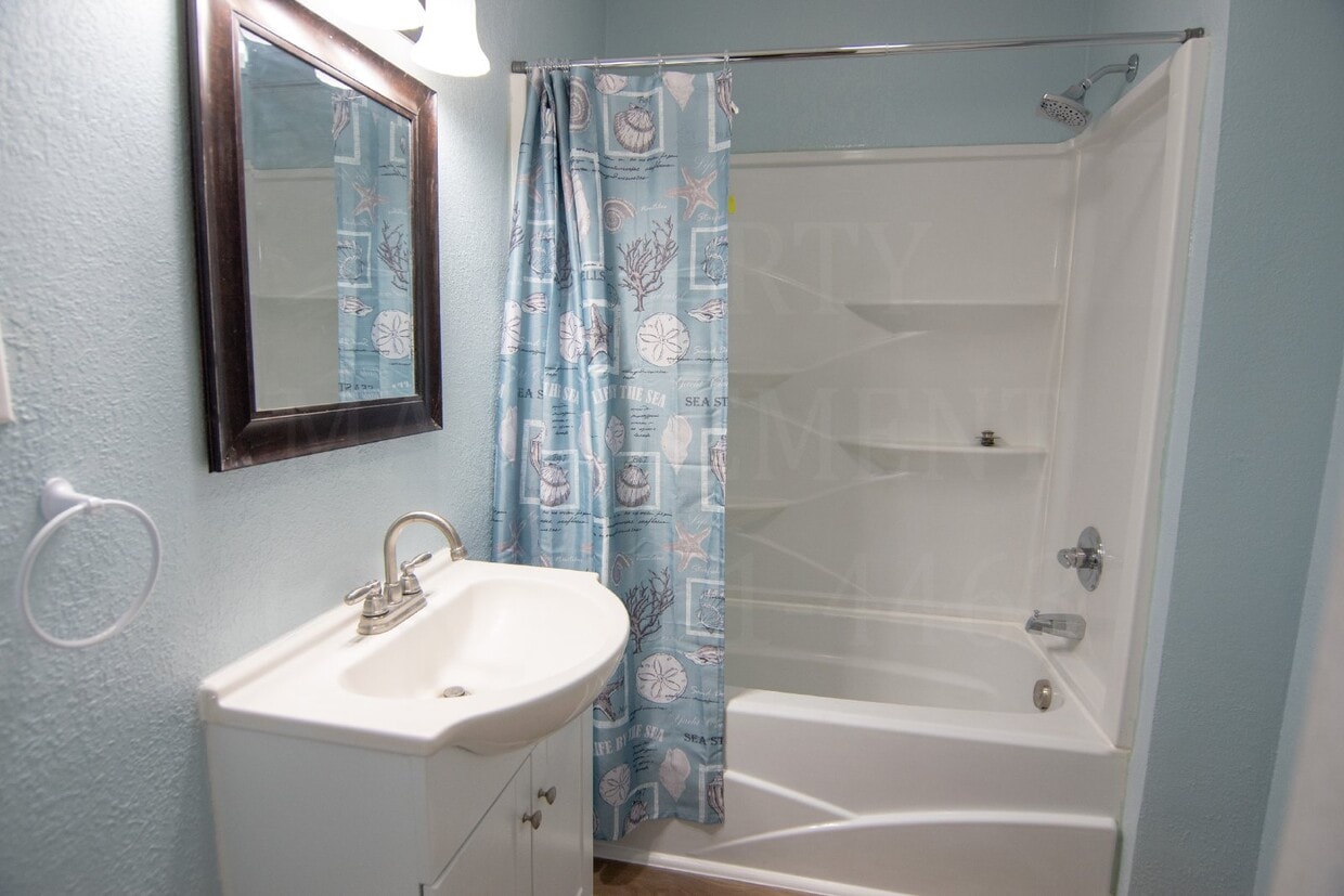 Primary Photo - 3 bedroom, rental in west Coffeyville.