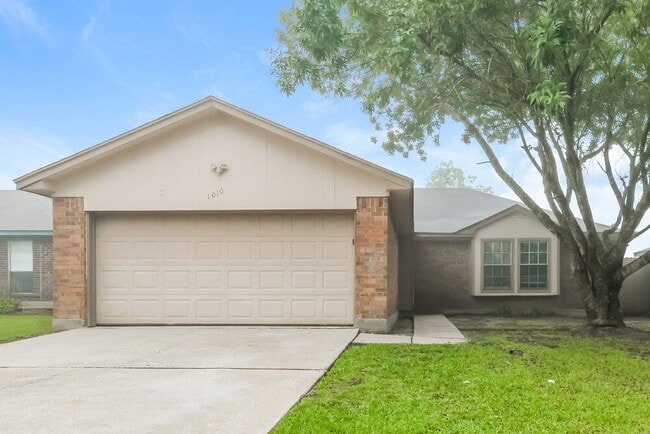 Building Photo - 1010 Hickory Post Ct