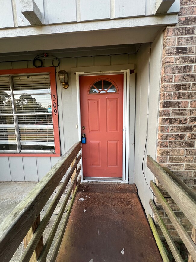 Building Photo - 309 Hickerson Ave