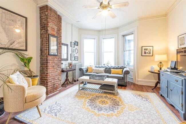 Building Photo - 28 Duer Pl