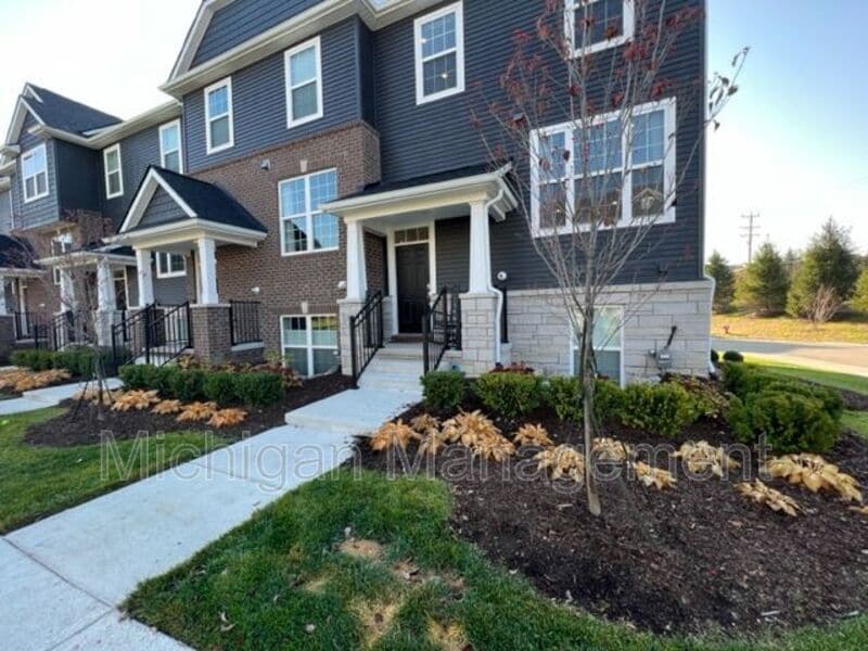 Primary Photo - 263 N Sydney Ct